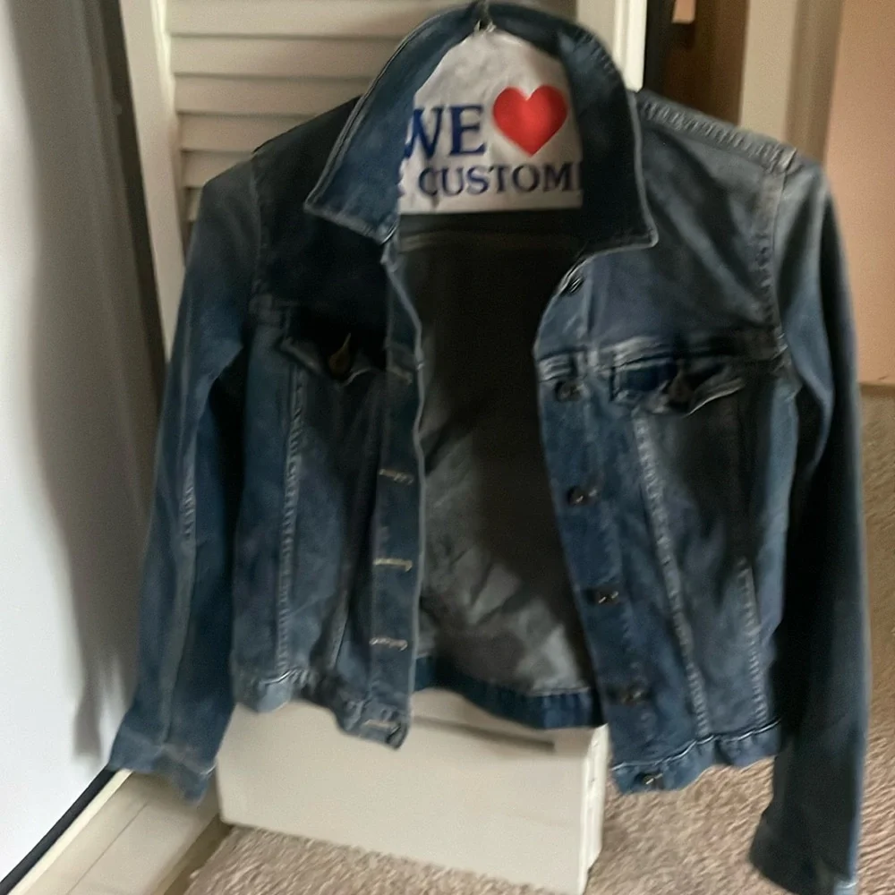 Jean jacket - Picture 1 of 7